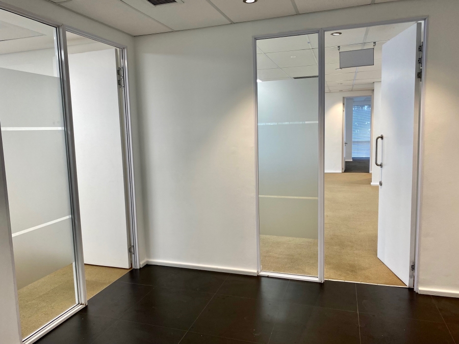 To Let Commercial Property for Rent in Mouille Point Western Cape